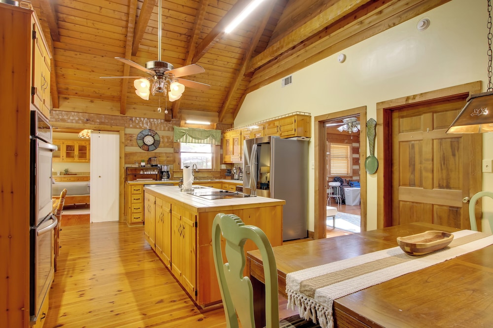 Golf + Hike: Nature Escape w/ Sauna in Hephzibah