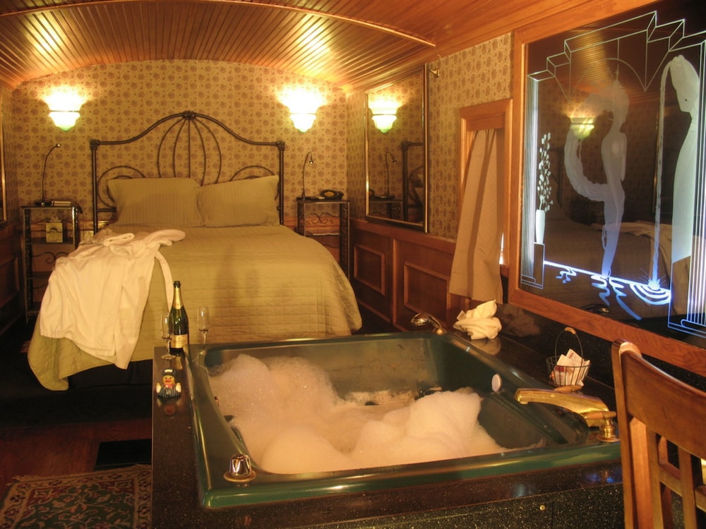 Featherbed Railroad B&B Resort view 3