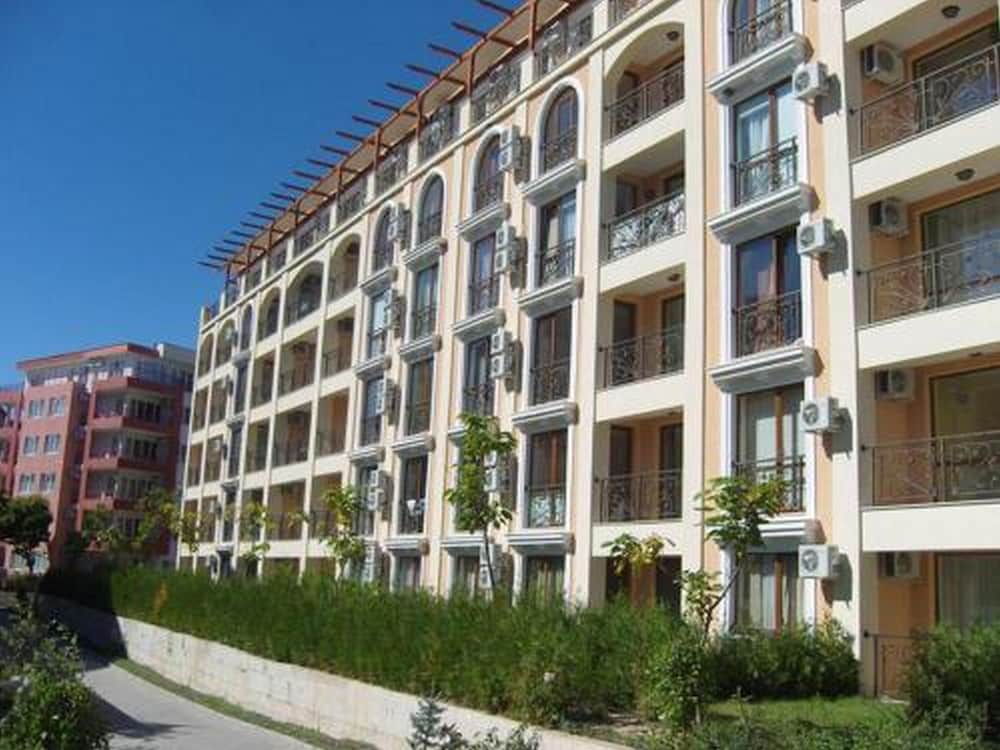 Menada Villa Astoria