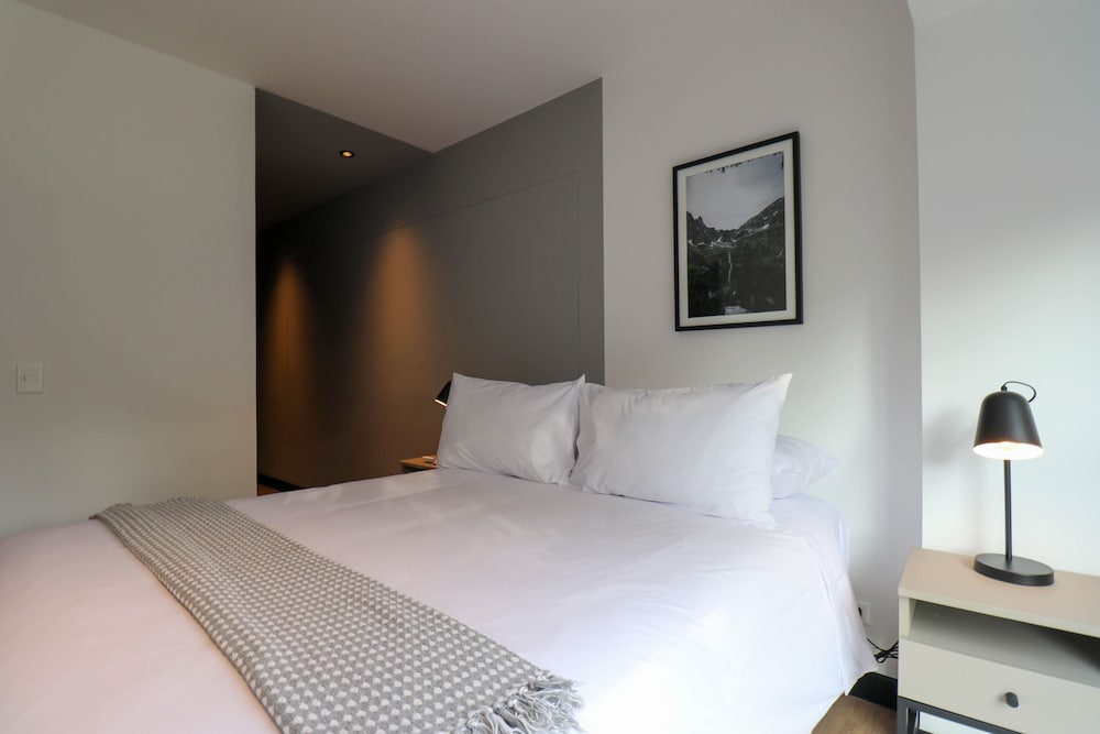 w Marvelous 1BR w Balcony in San Isidro
