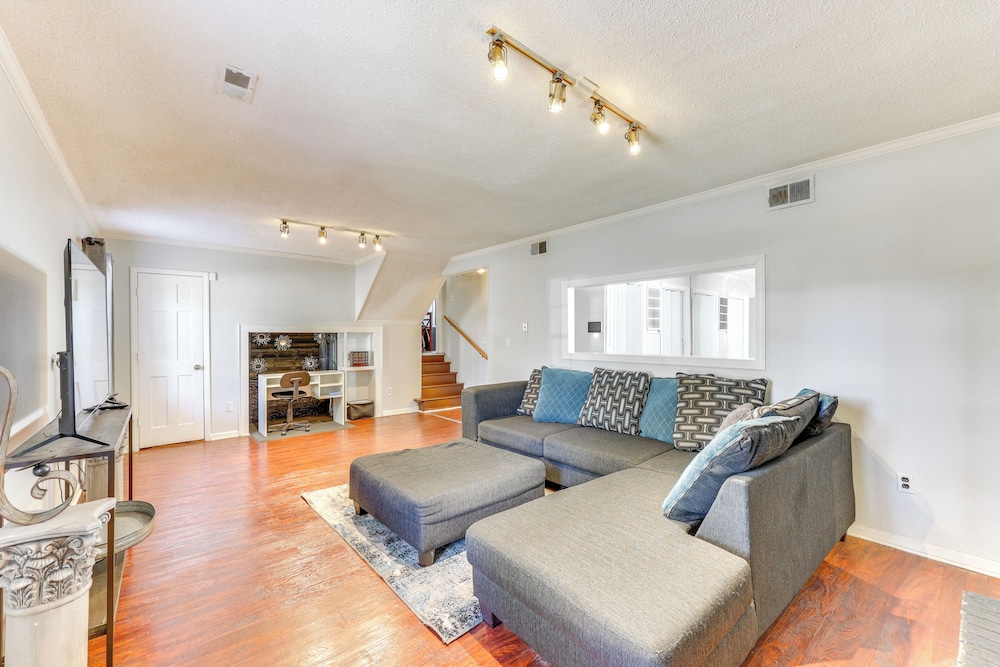 4 Mi to Dtwn: Home w/ Deck & Yard in Wilson