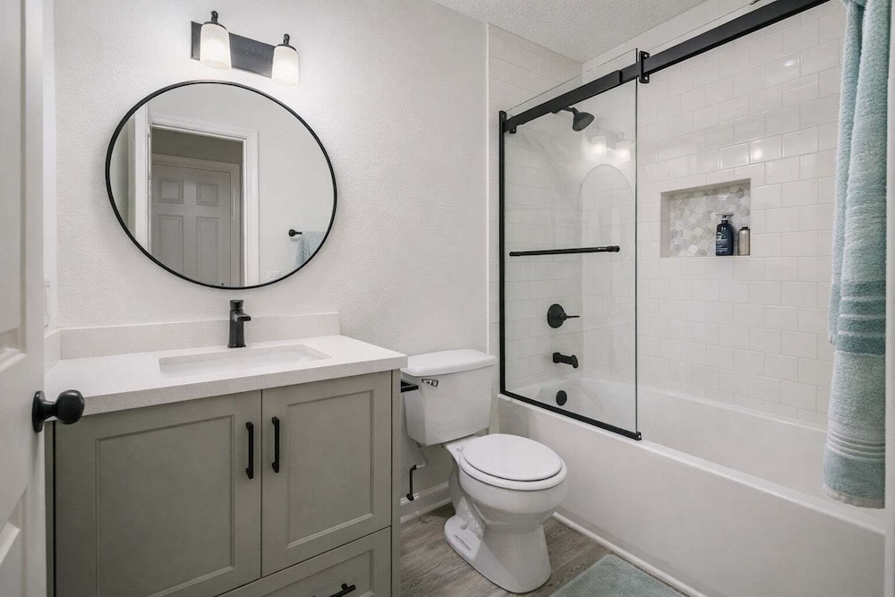 Bright 3br Home Near Hunter Aaf 3 Bedroom Home