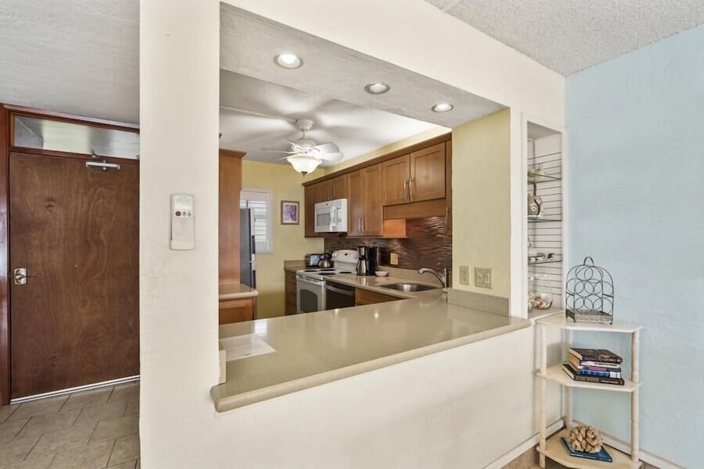 Menehune Shores, #509 2 Bedroom Condo
