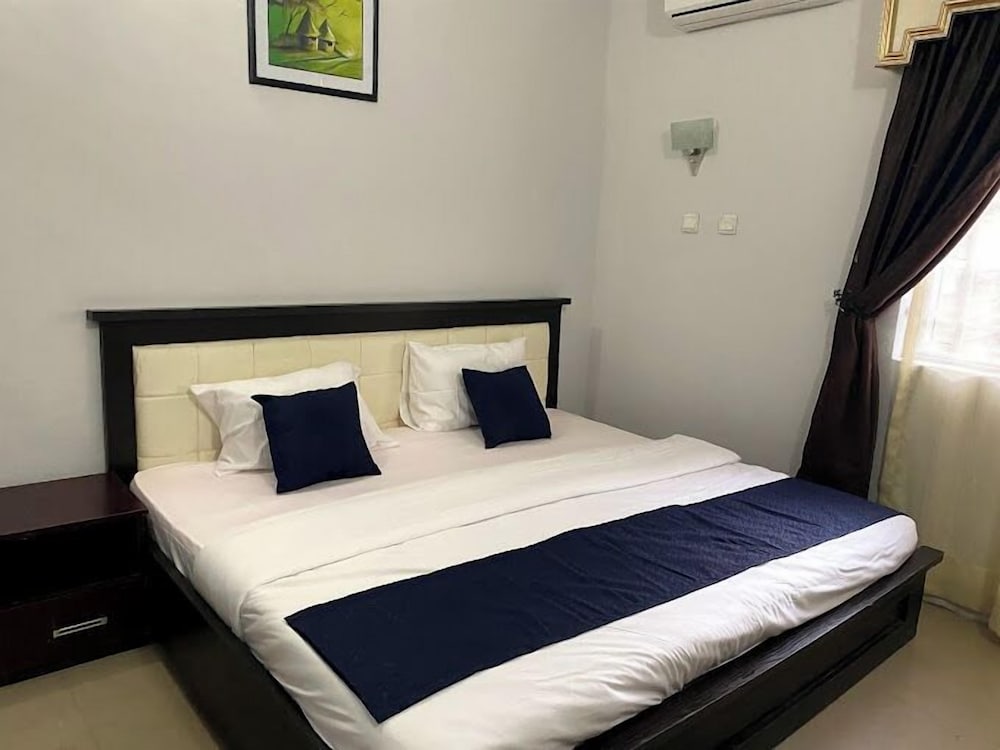 House 919 Suites And Apartments