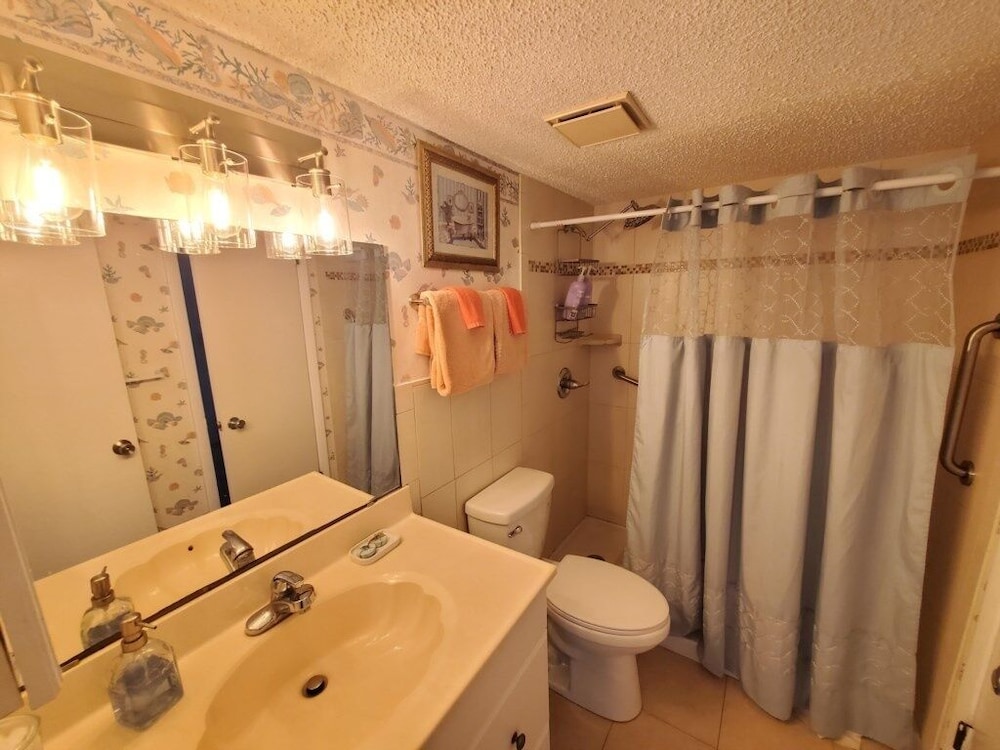 Tradewinds 151 1 Bedroom Condo