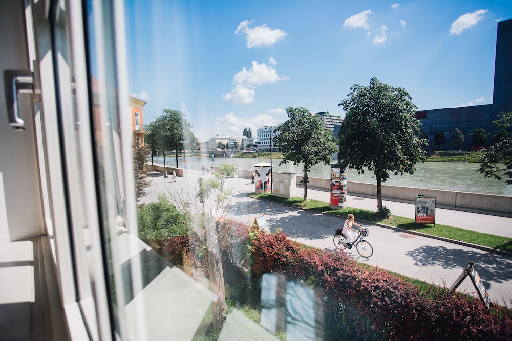 myNext - Riverside Hotel Salzburg