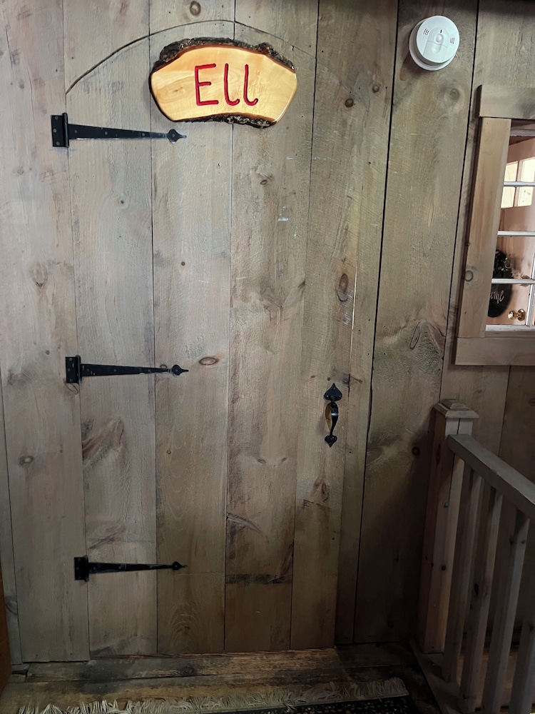 Pressey House Lakeside Bed & Breakfast