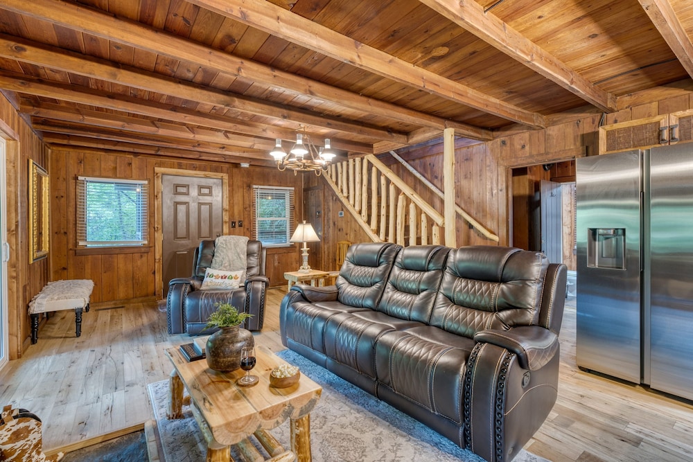 Riverwood Gatlinburg Pigeon Forge Cabin w River Views