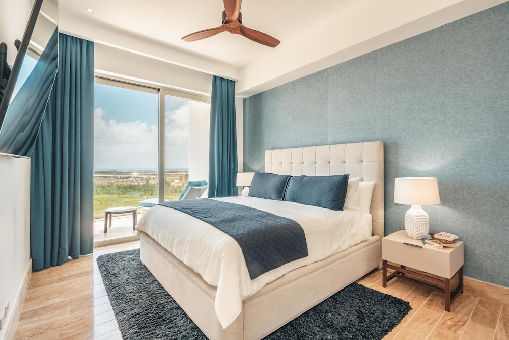 Amazing Penthouse in Exclusive Tower in Capcana
