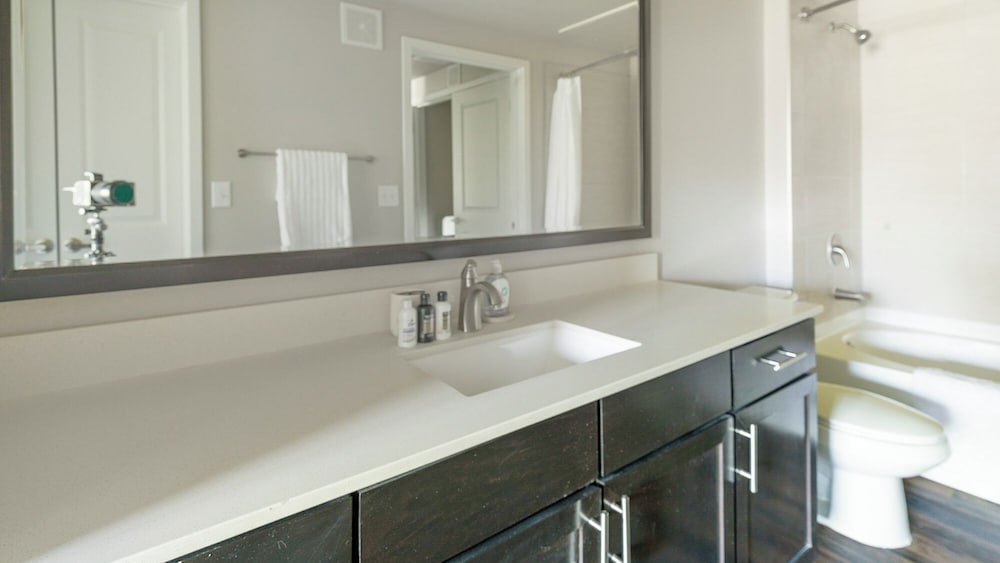 Landing Apartments - Grand Harbor
