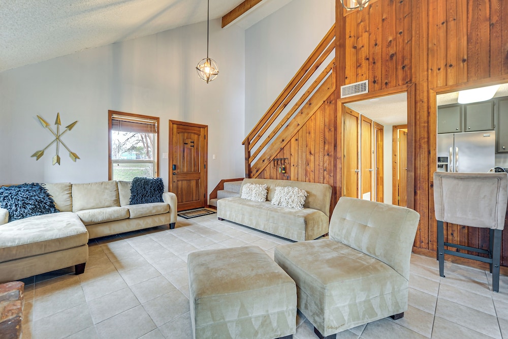 Serene Family Cottage w/ Deck & BBQ