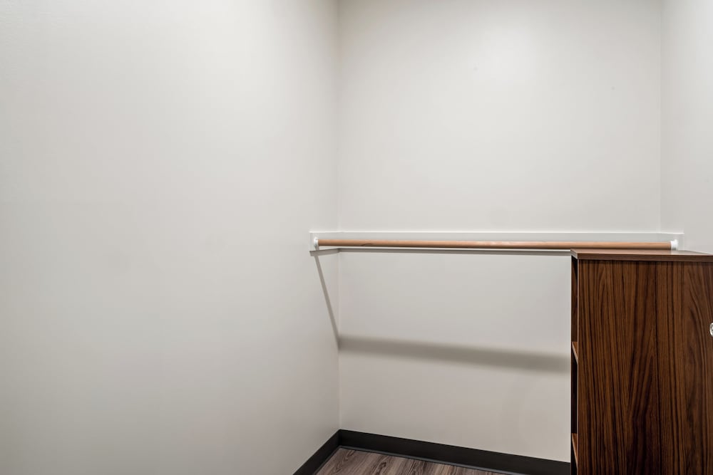Everhome Suites Somerset - South Brunswick