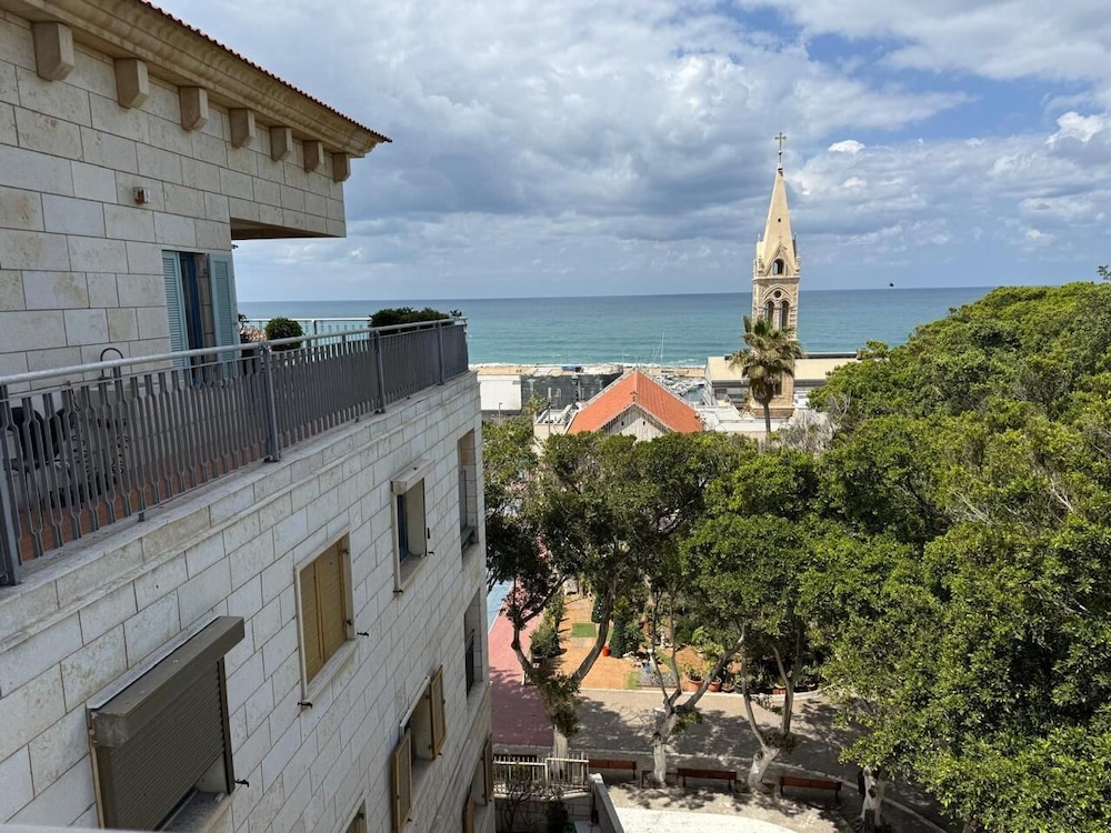 Jaffa Beachfront Studio by Sea N' Rent