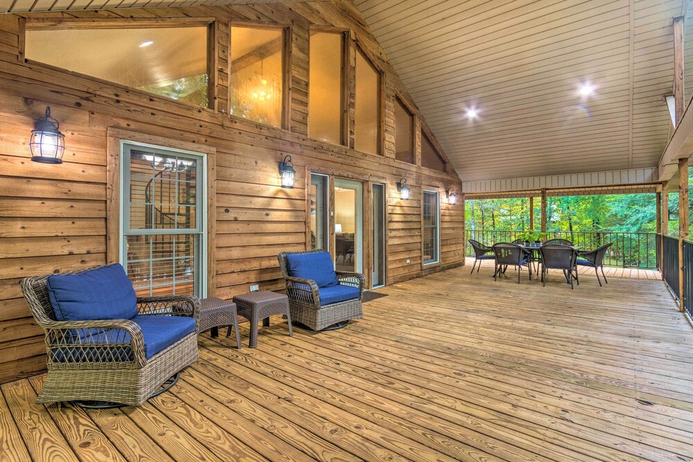Scranton Vacations - Lakefront Hideaway in Scranton: Spacious Deck - Property Image 27