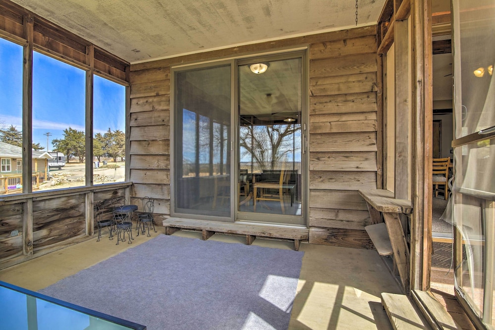 Milford Lake Vacation Rental: Walk to Beach! view 5