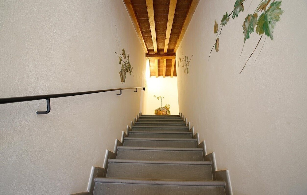 Photo 34