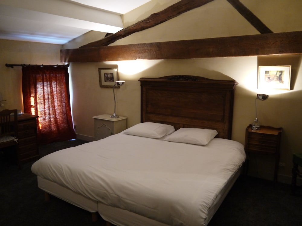 Aux Chambres des Bujours view 2