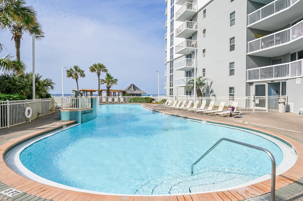 Pelican Beach Resort by Panhandle Getaways