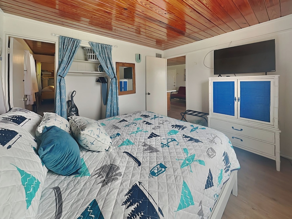 Coastal Den by Ryson Vacation Rentals