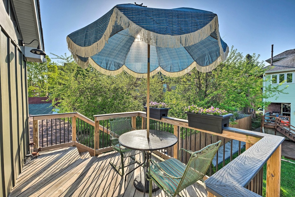 Modern Louisville Apartment w/ Furnished Deck