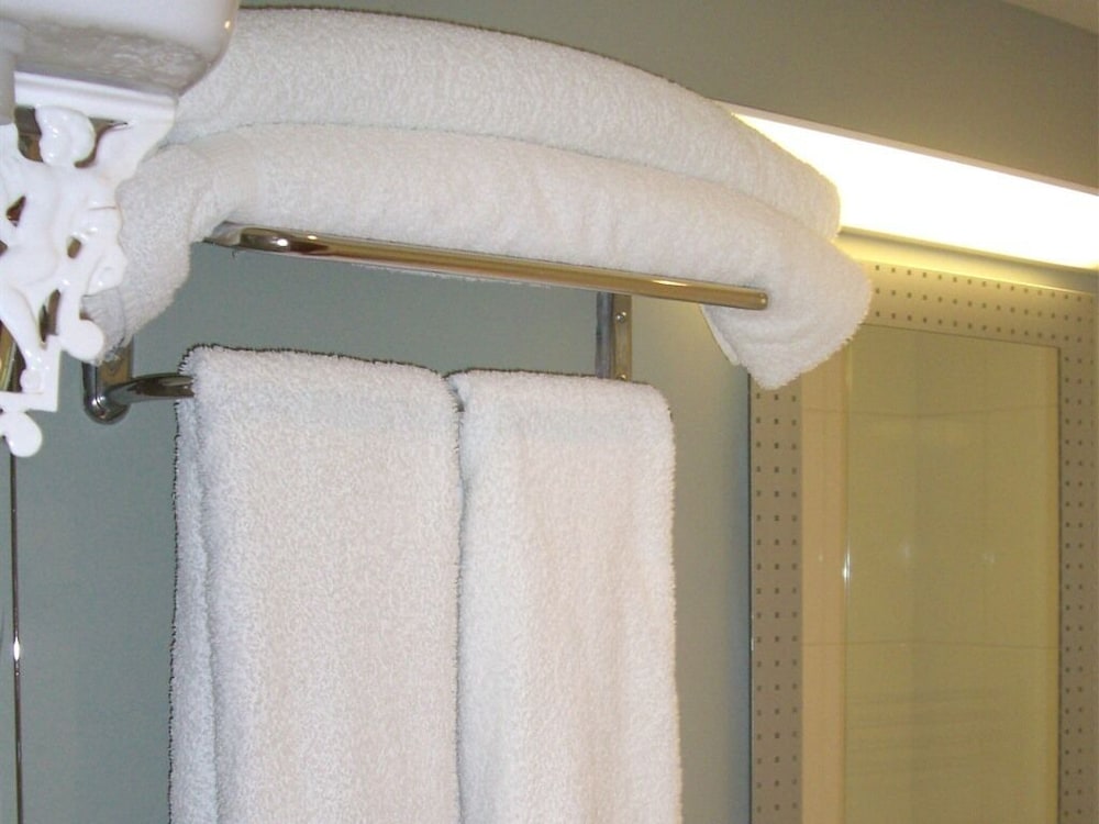 Altrincham Vacations - Ash Farm Country Guest House - Property Image 8