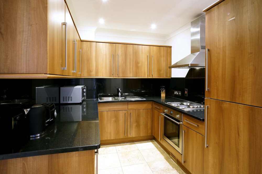 Queensgate Court