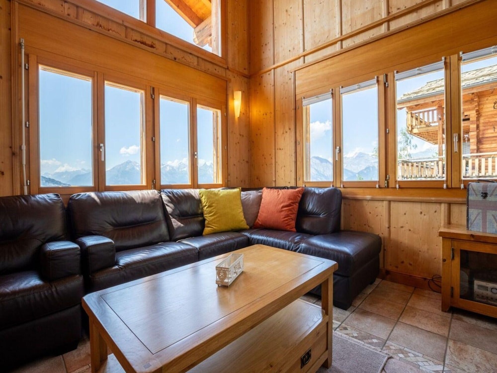 Spacious Chalet With Patio Facing Mountains