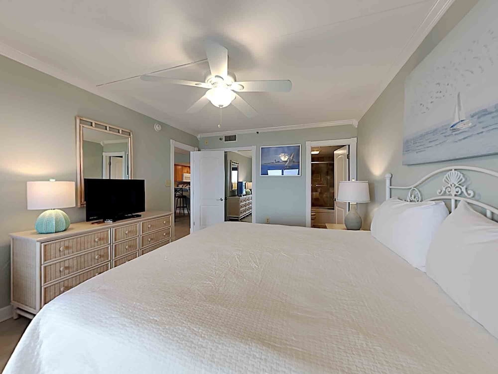 Ocean Breeze West by Southern Vacation Rentals
