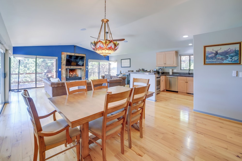 Chic Arizona Retreat w/ Hot Tub, Fire Pit  Deck! - Property Image 11