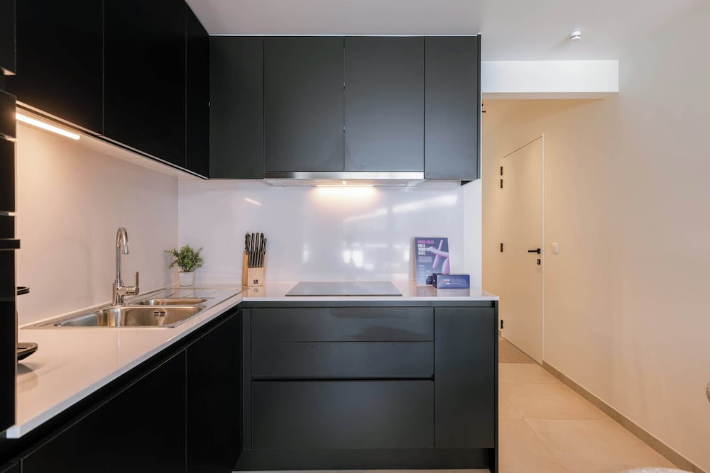 Huswell x Bel Air - Modern City Apartment With Terrace Designer Touches