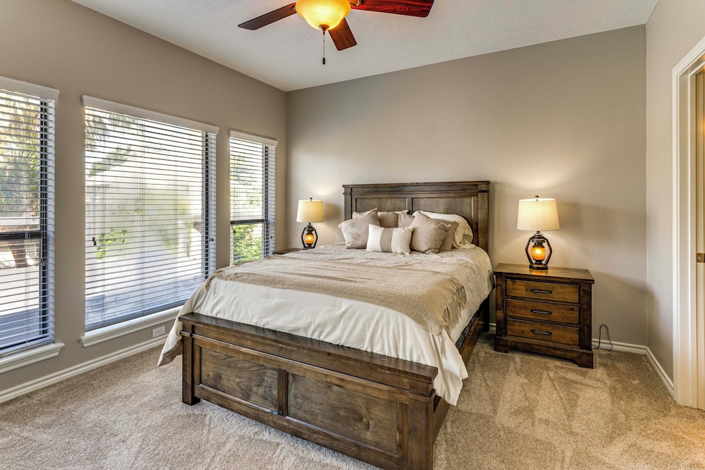Waterfront Lake Conroe Home w/ Pool Access!
