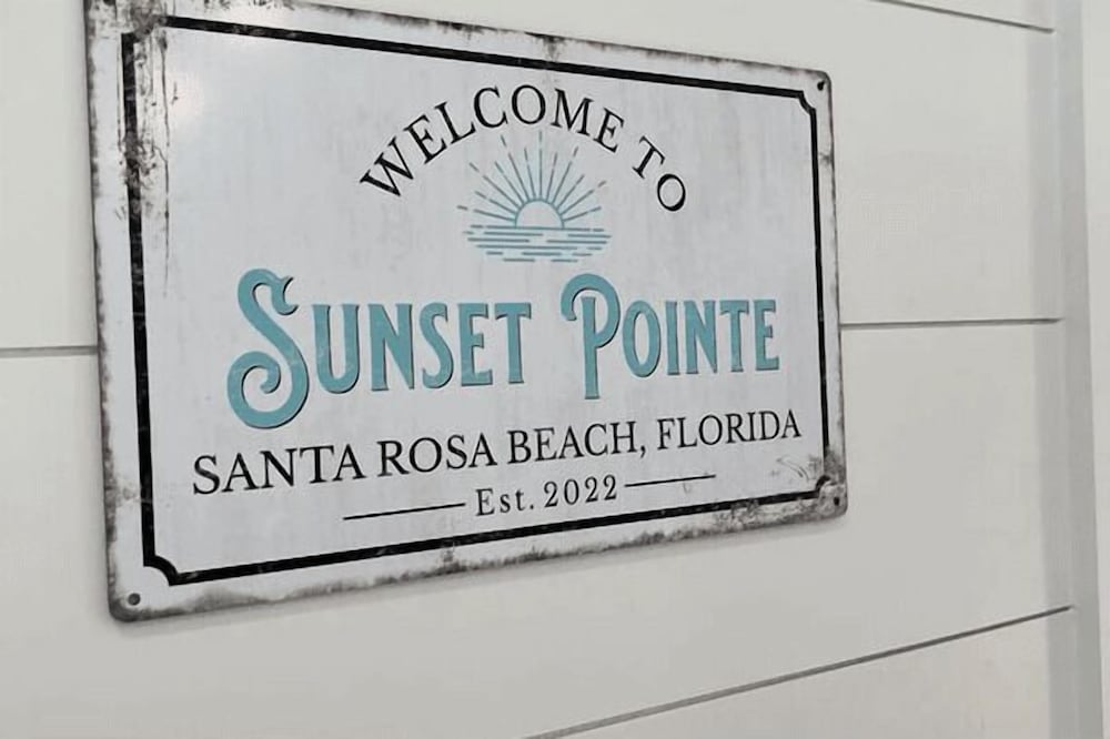 Sunset Pointe 30A by Avantstay Gulf Views, Carriage, Pool