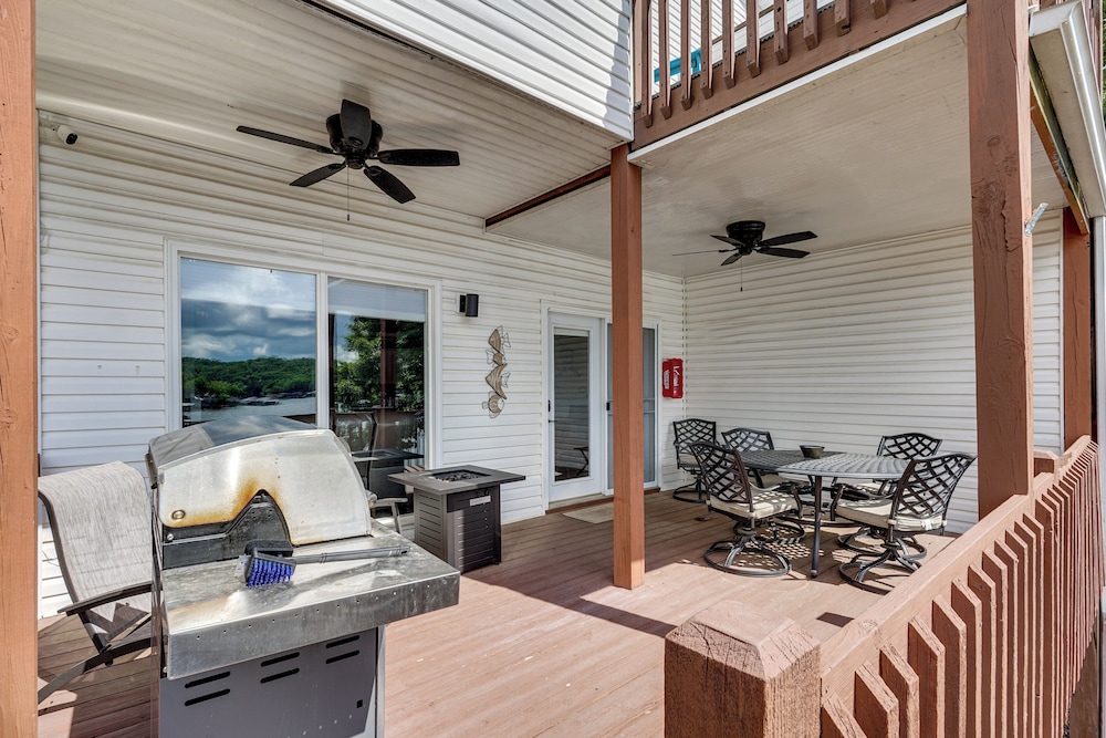 Boat Dock & Slip Access: Lake of the Ozarks Gem
