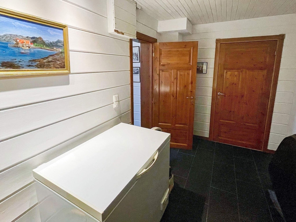 8 Person Holiday Home in Maloy-by Traum view 2