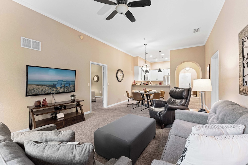 Homey Nature Escape Sleeps 6!