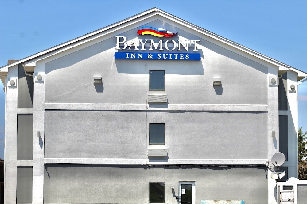 Anderson Vacations - Baymont by Wyndham Anderson - Property Image 8