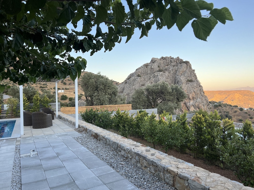 Evgoro Villas
