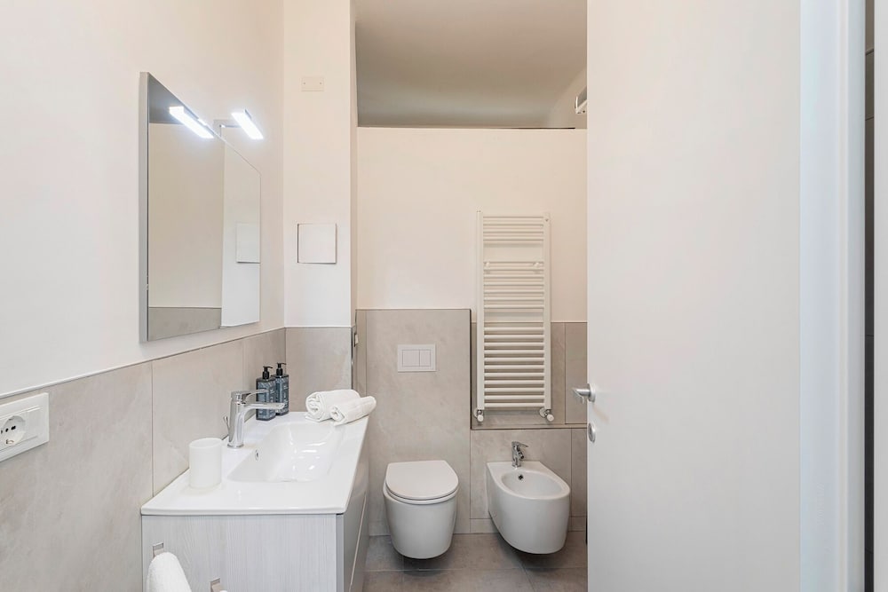 Quinto Modern Flat by Wonderful Italy