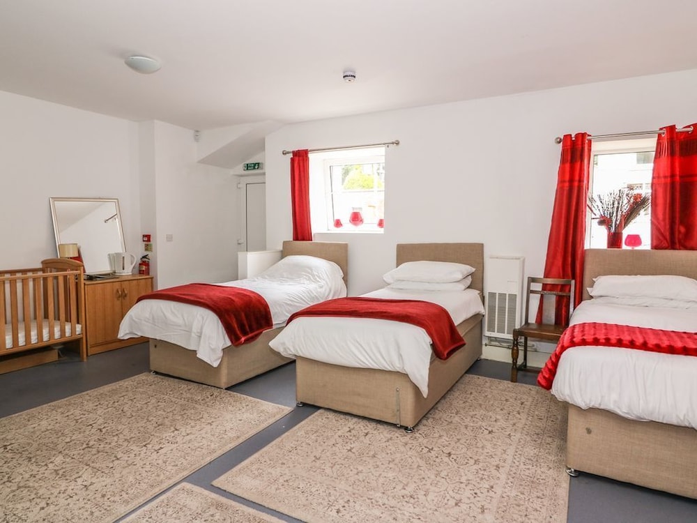 Swansea Vacations - Old Tredegar Arms - Property Image 20