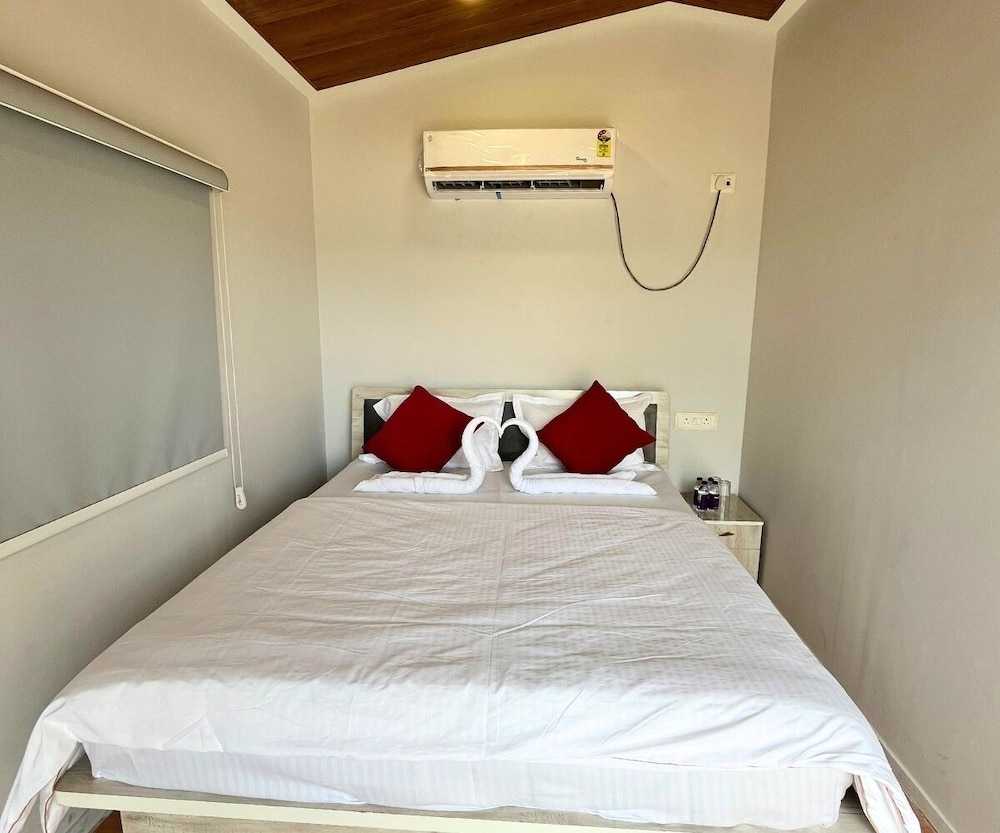 Sizzle Bay Resort