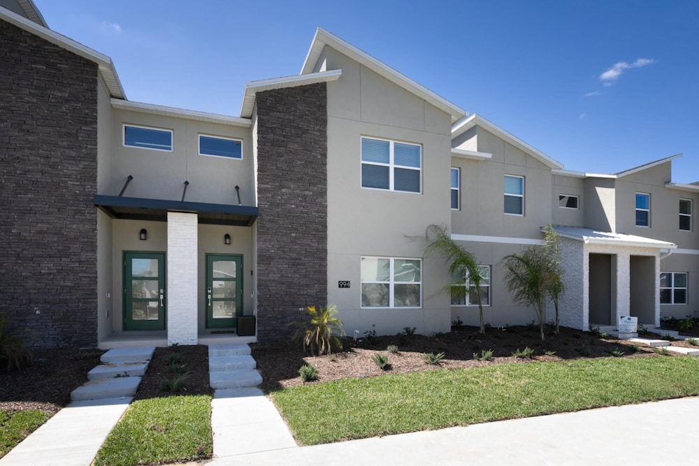 Charming Townhome Near Disney - Image 1