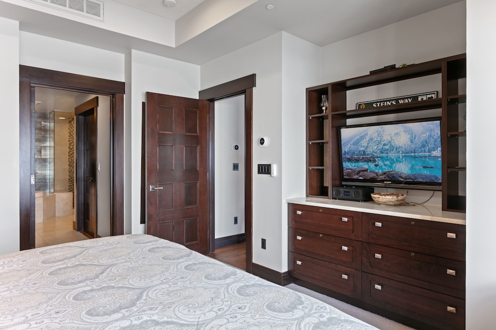 Flagstaff Lodge at Deer Valley Resort - Two Bedroom Residence #305 2 Condo