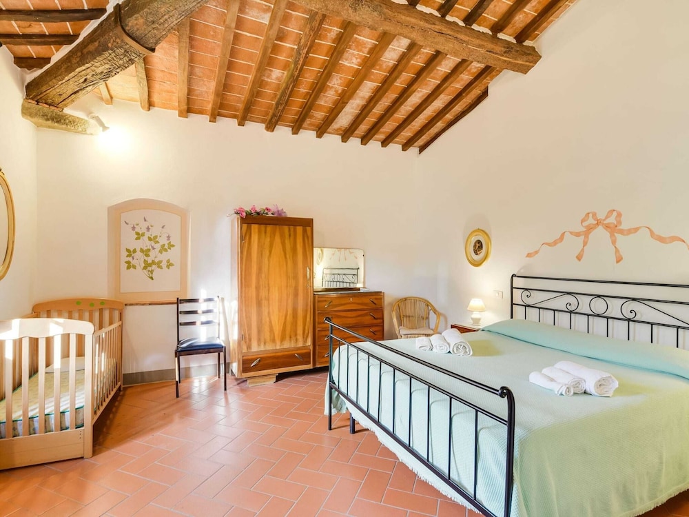 Villa With Private Pool, Near Cortona, 3 Apartments view 5