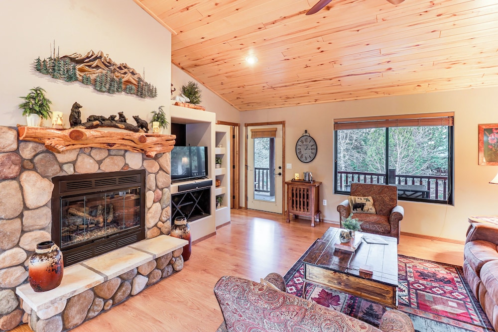 4 Mi to Fool Hollow Lake, Quiet & Cozy Cabin