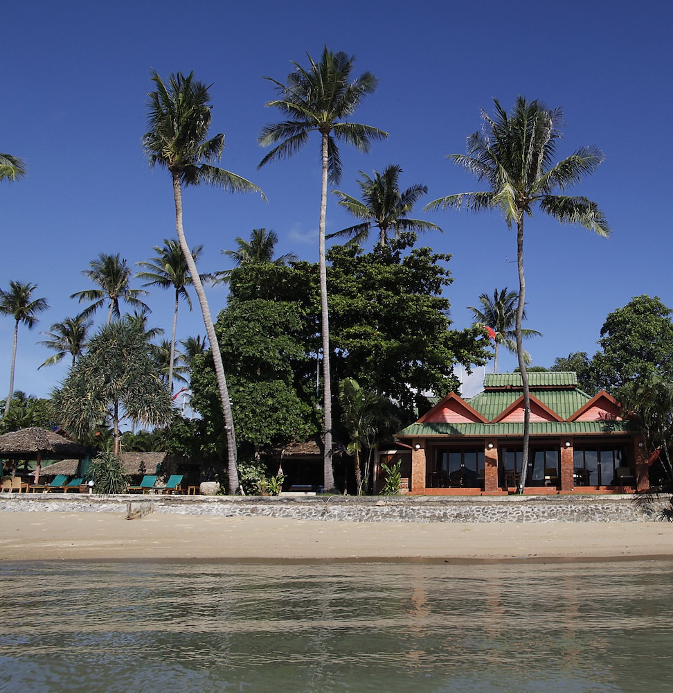 Friendship Beach Resort & Atmanjai Wellness Spa