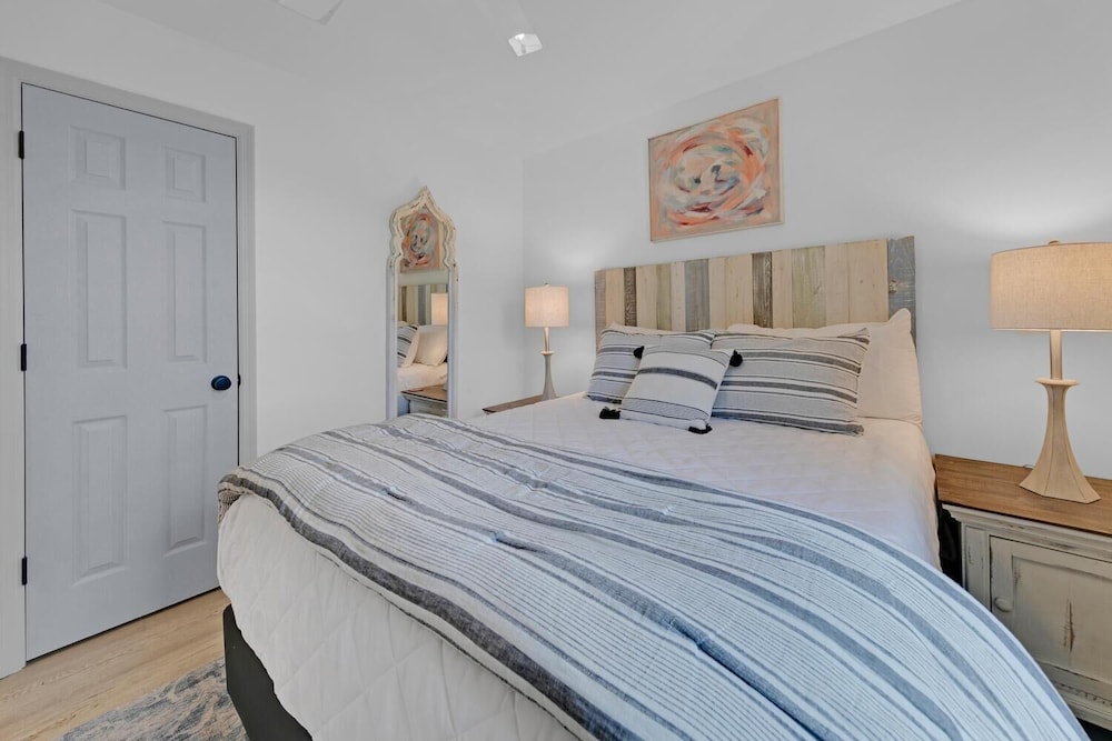 Beachside Villas 1123- A Sandy Carol view 4