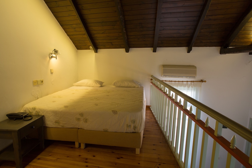 Nostos Hotel 33