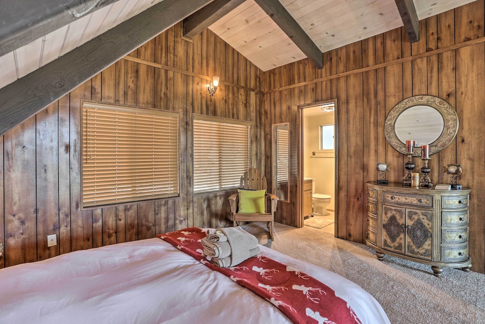 Quaint Cabin Retreat  4 Mi to Arrowhead Lake - Property Image 8