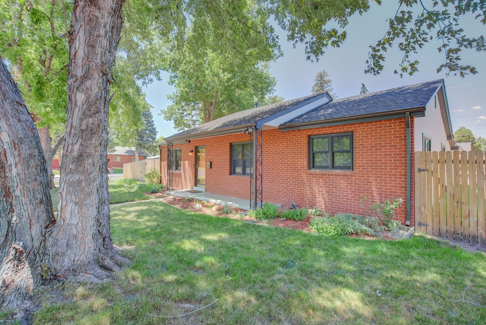 Home Sweet Home 3 Beds Central Springs Locale! view 5
