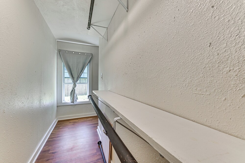Pet-friendly Home w/ 1-acre Yard in Aubrey